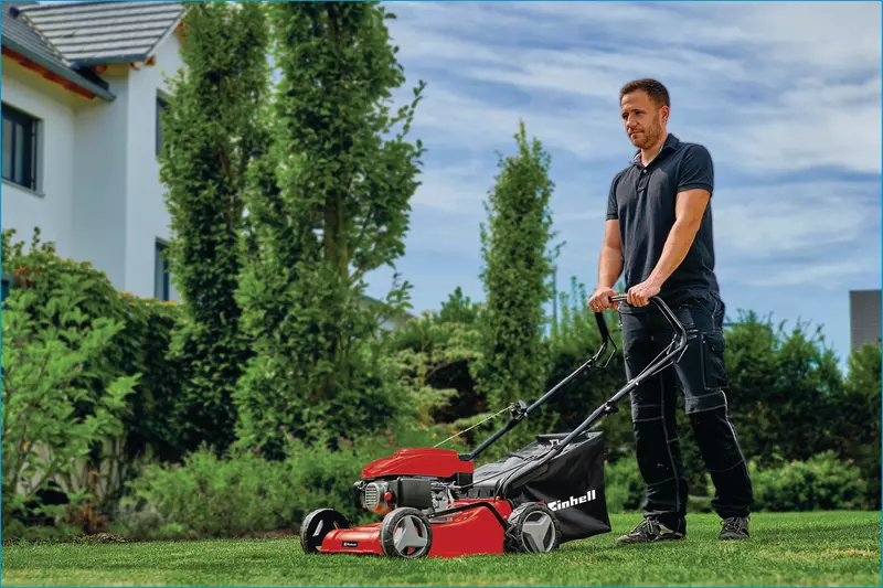 einhell-classic-petrol-lawn-mower-3404832-example_usage-001