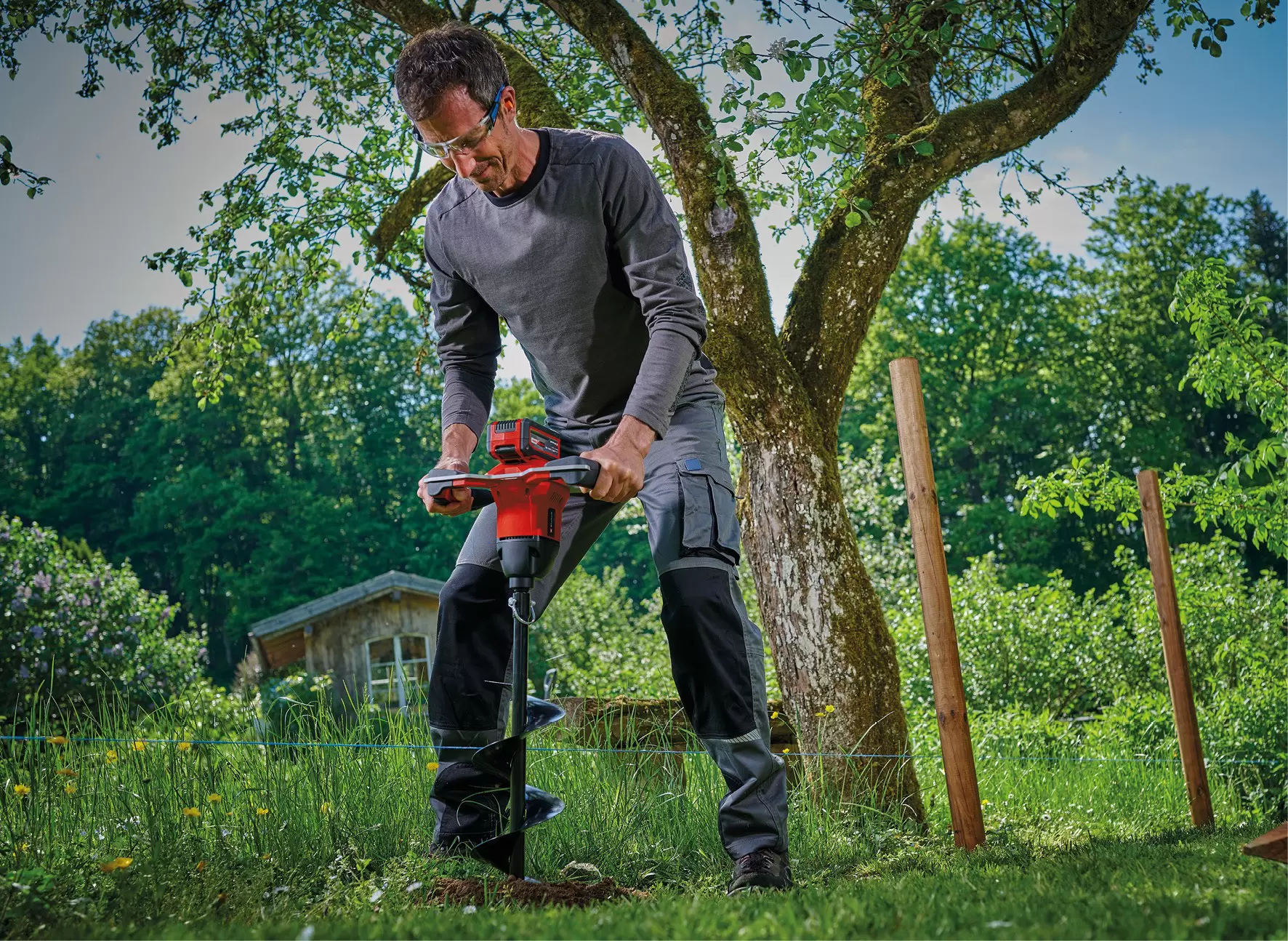 einhell-professional-cordless-earth-auger-3437000-example_usage-001