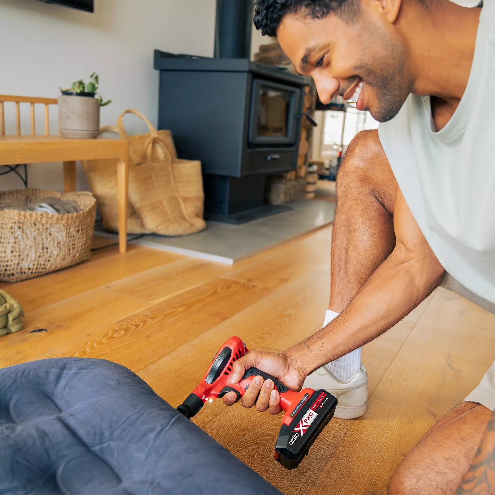 ozito-cordless-air-pump-3000626-example_usage-101