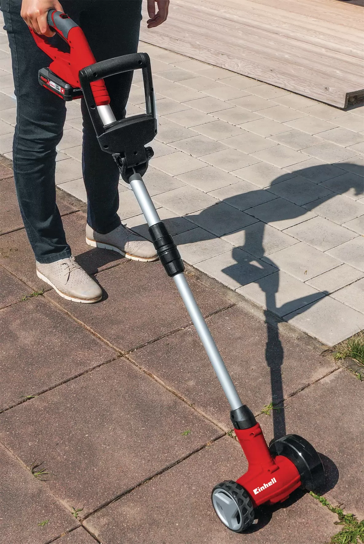 einhell-classic-cordless-grout-cleaner-3424050-example_usage-001