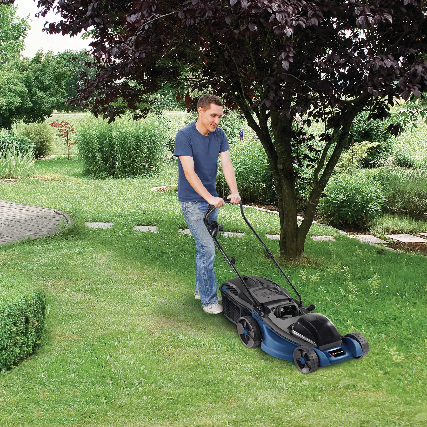 einhell-blue-electric-lawn-mower-3400594-example_usage-001