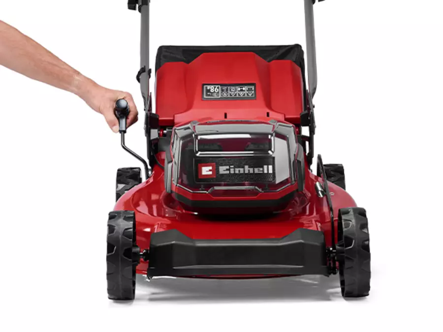 O Einhell corta-relva a bateria a corta-relva a bateria GC-CM 36/51 S Li BL (2x5,2Ah) visto de frente com ajuste de altura de corte central visível.