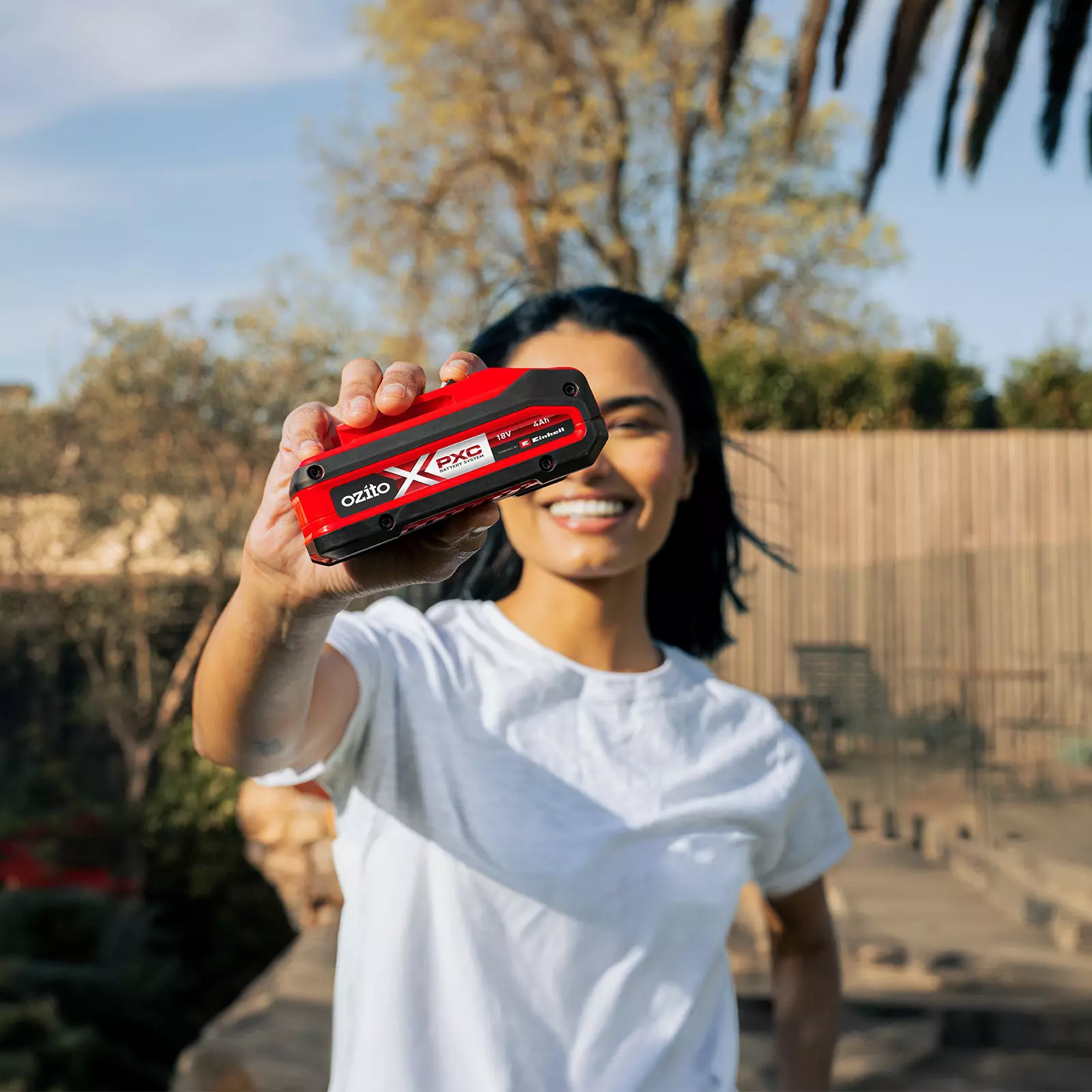 ozito-pxc-starter-kit-3001309-example_usage-101