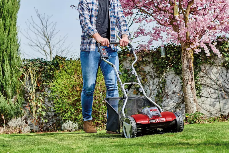 Cordless cylinder mower with roller sale