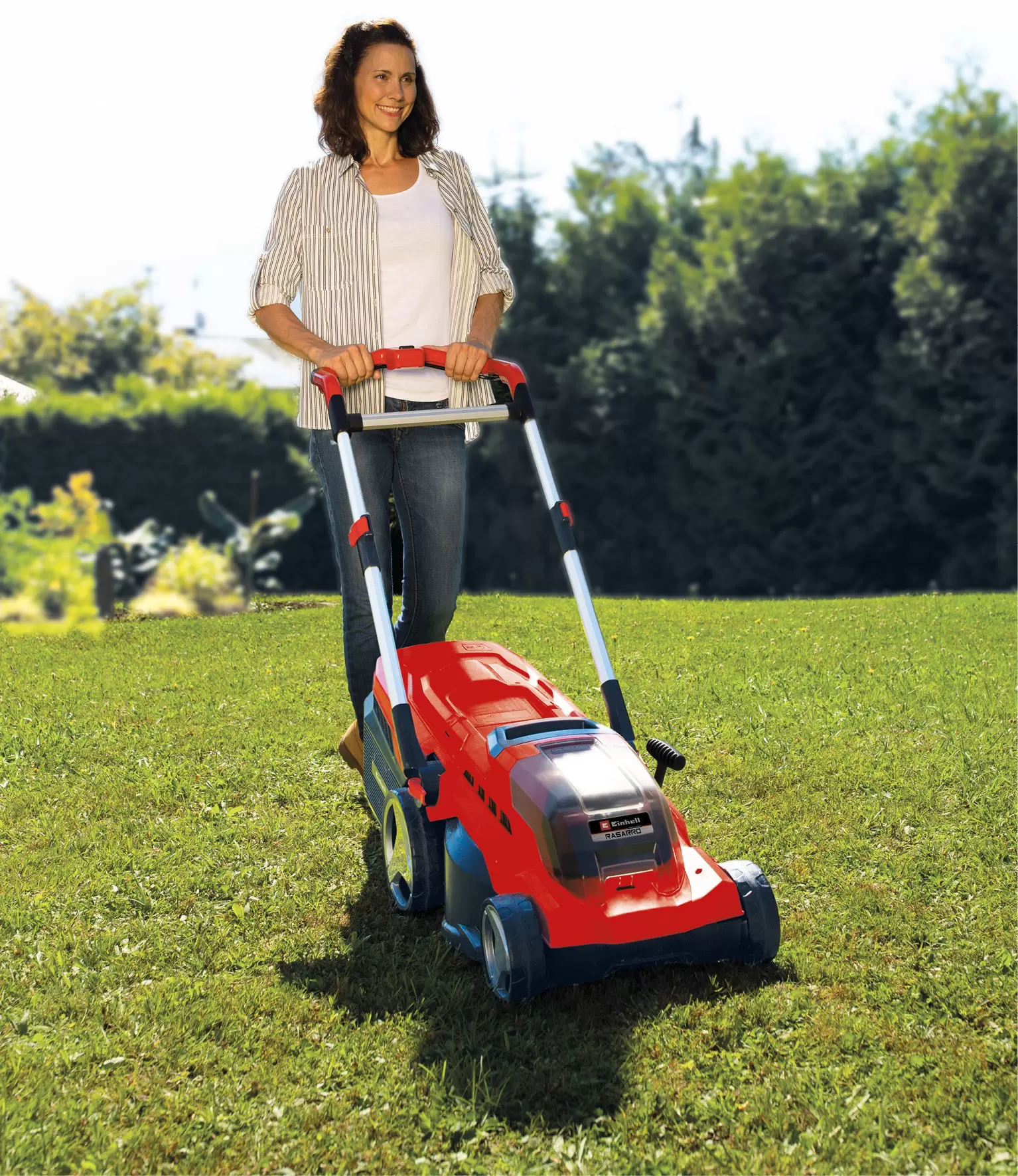 einhell-expert-cordless-lawn-mower-3413180-example_usage-001