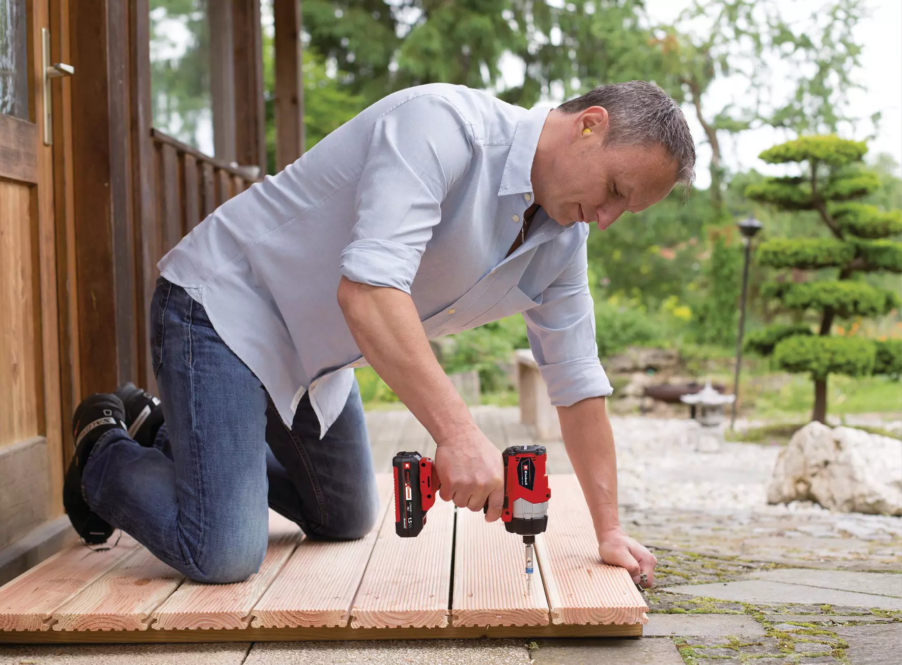 einhell-professional-cordless-impact-driver-4510030-example_usage-001