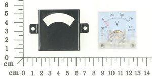Voltmeter mit Abdeckung