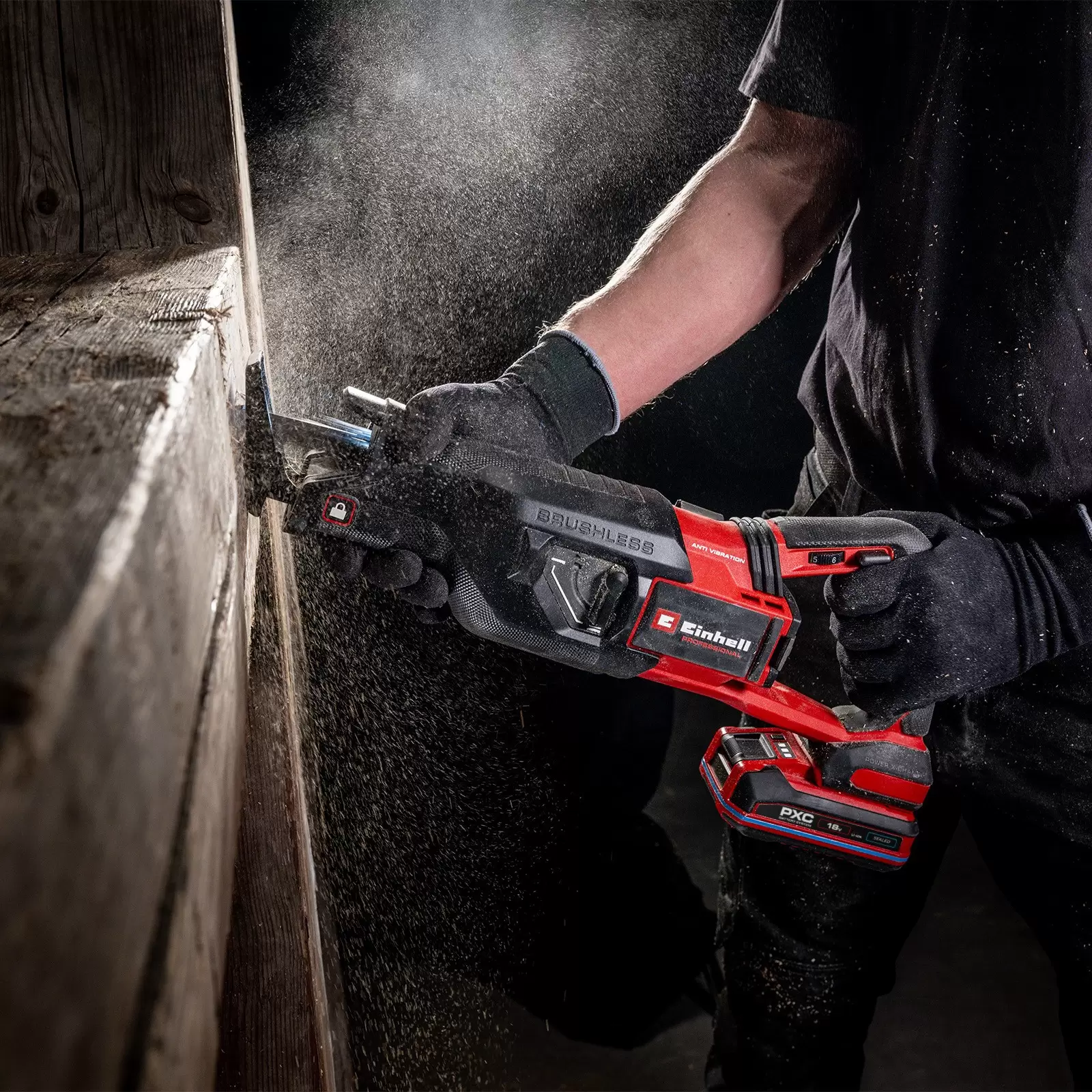 einhell-professional-cordless-all-purpose-saw-3001423-example_usage-001