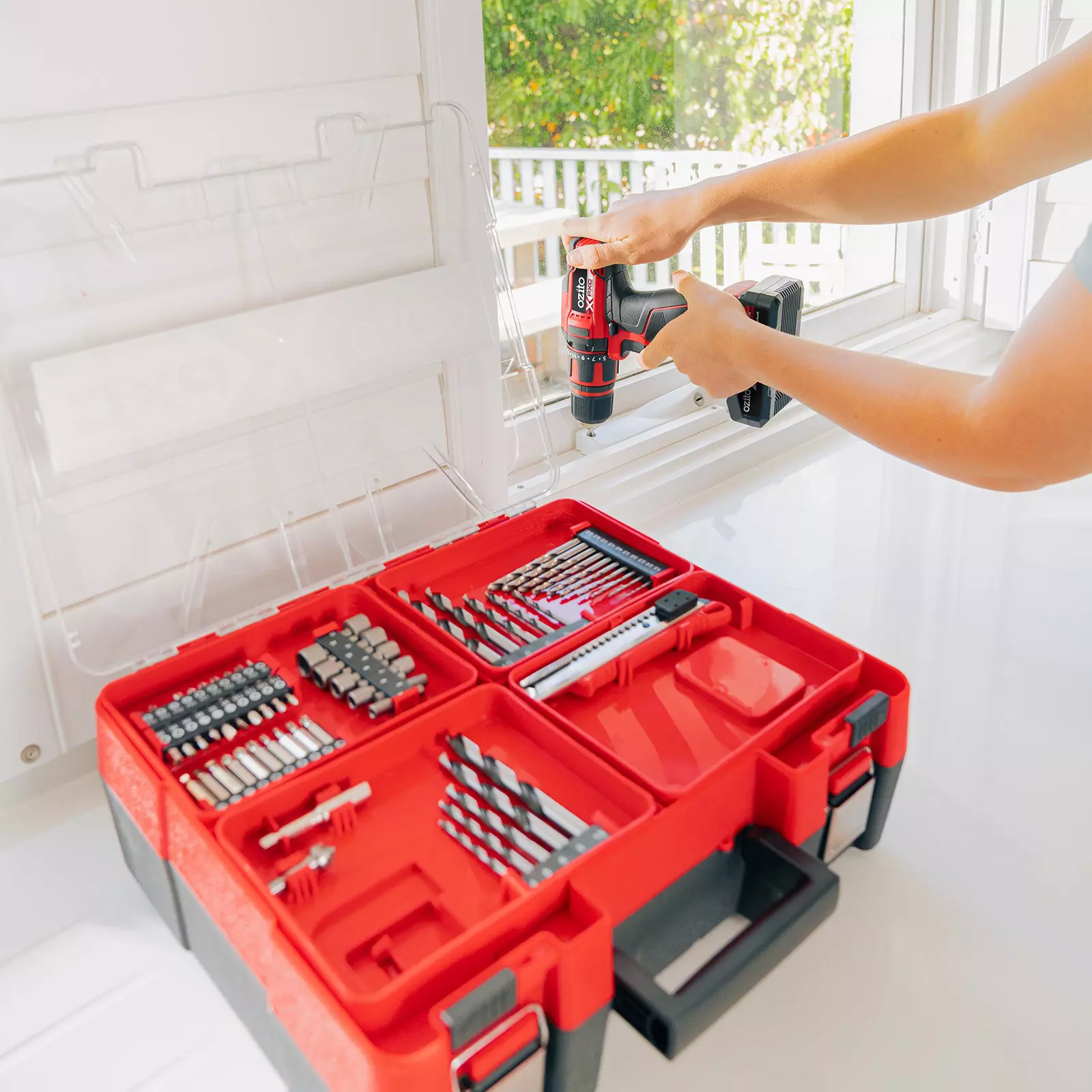 ozito-cordless-drill-3001053-example_usage-101