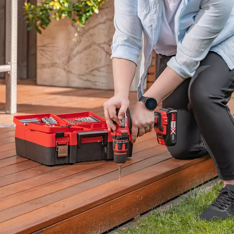 ozito-cordless-drill-3001053-example_usage-101