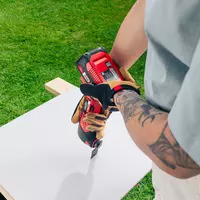 ozito-cordless-multifunctional-tool-3001263-example_usage-102