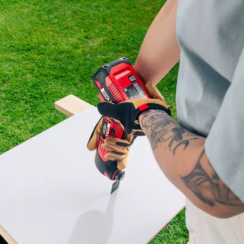 ozito-cordless-multifunctional-tool-3001263-example_usage-102