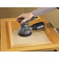 ozito-orbital-sander-4419138-example_usage-101