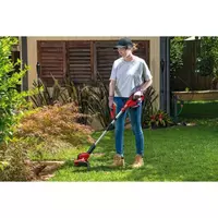 ozito-cordless-lawn-trimmer-3001028-example_usage-104