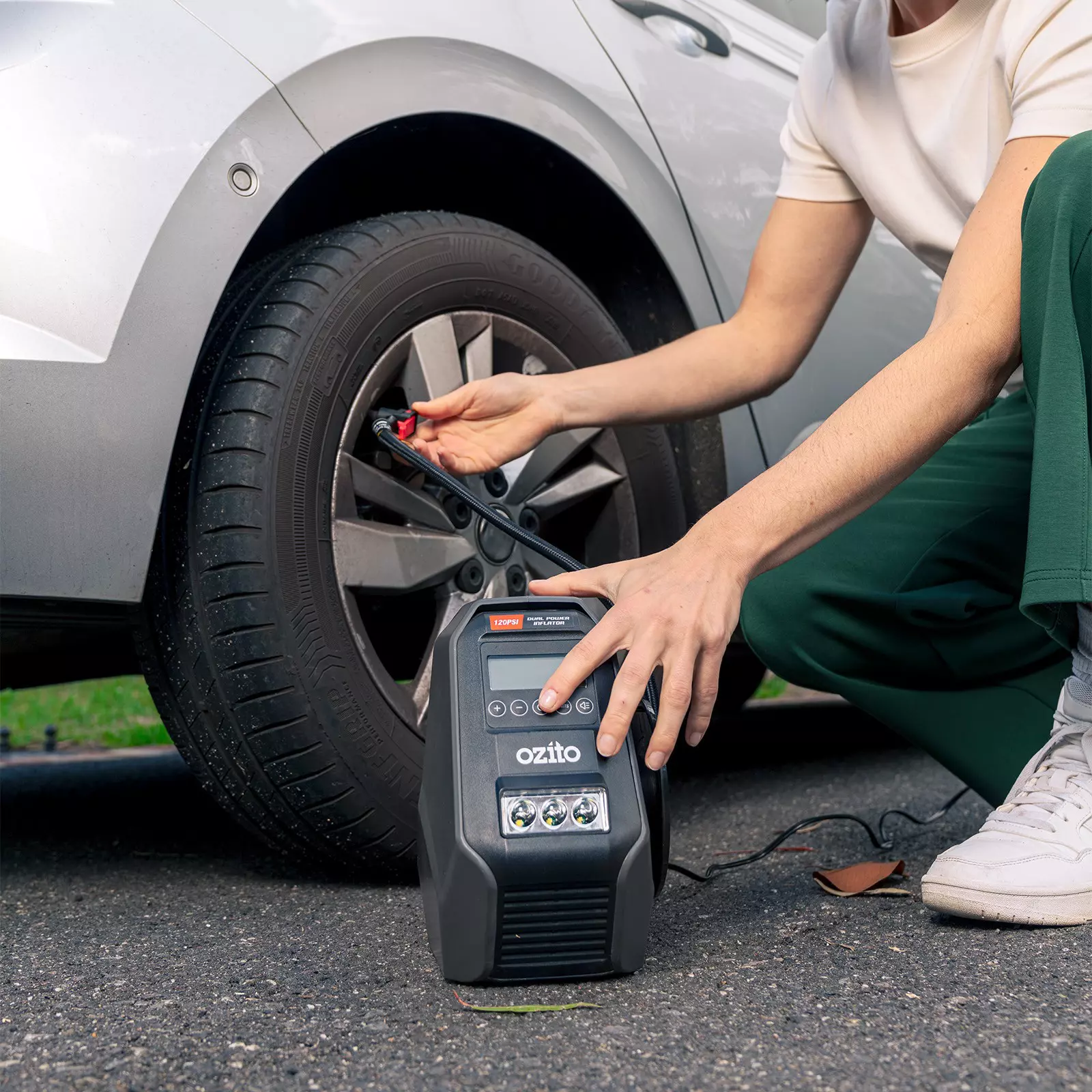 ozito-hybrid-compressor-3000840-example_usage-104