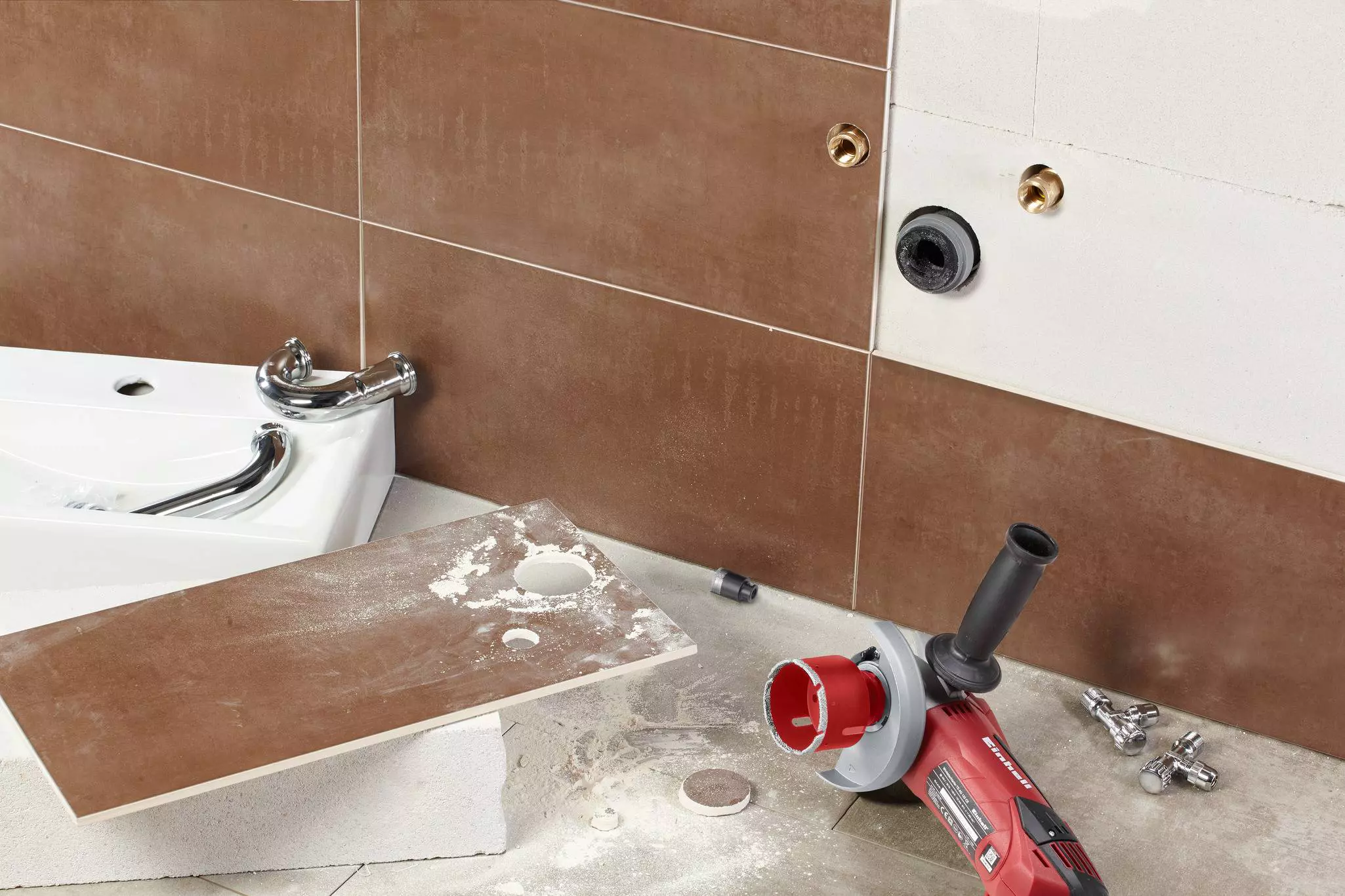 einhell-accessory-kwb-diamond-hole-saw-w-shank-49500400-example_usage-201