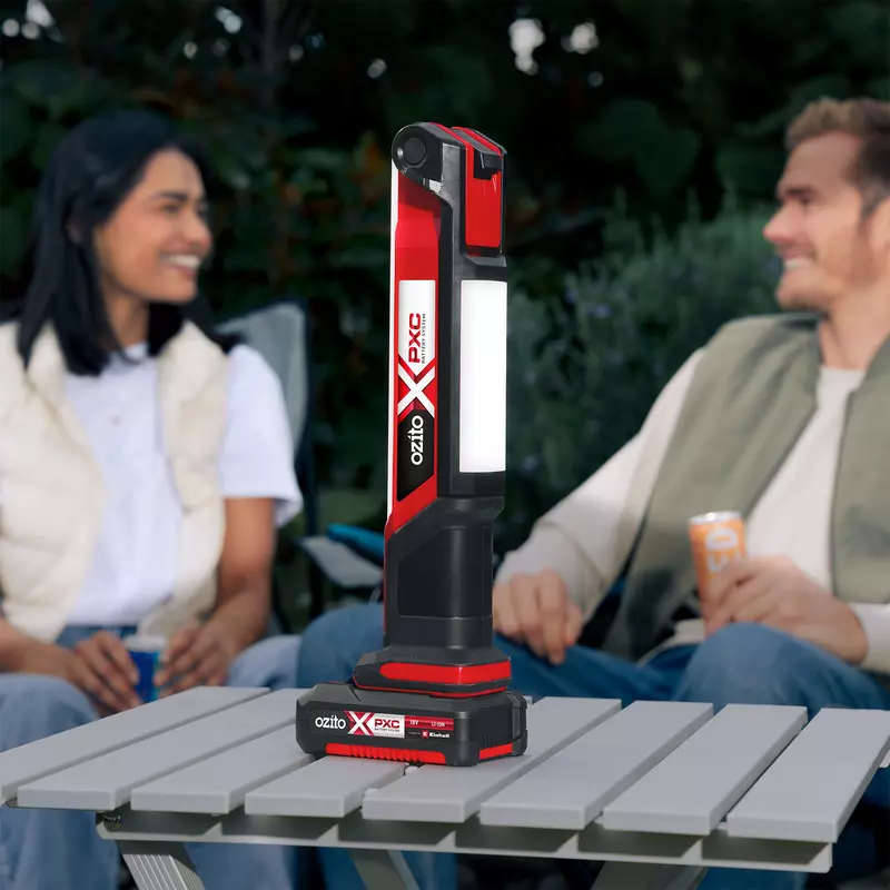 ozito-cordless-light-3001233-example_usage-102