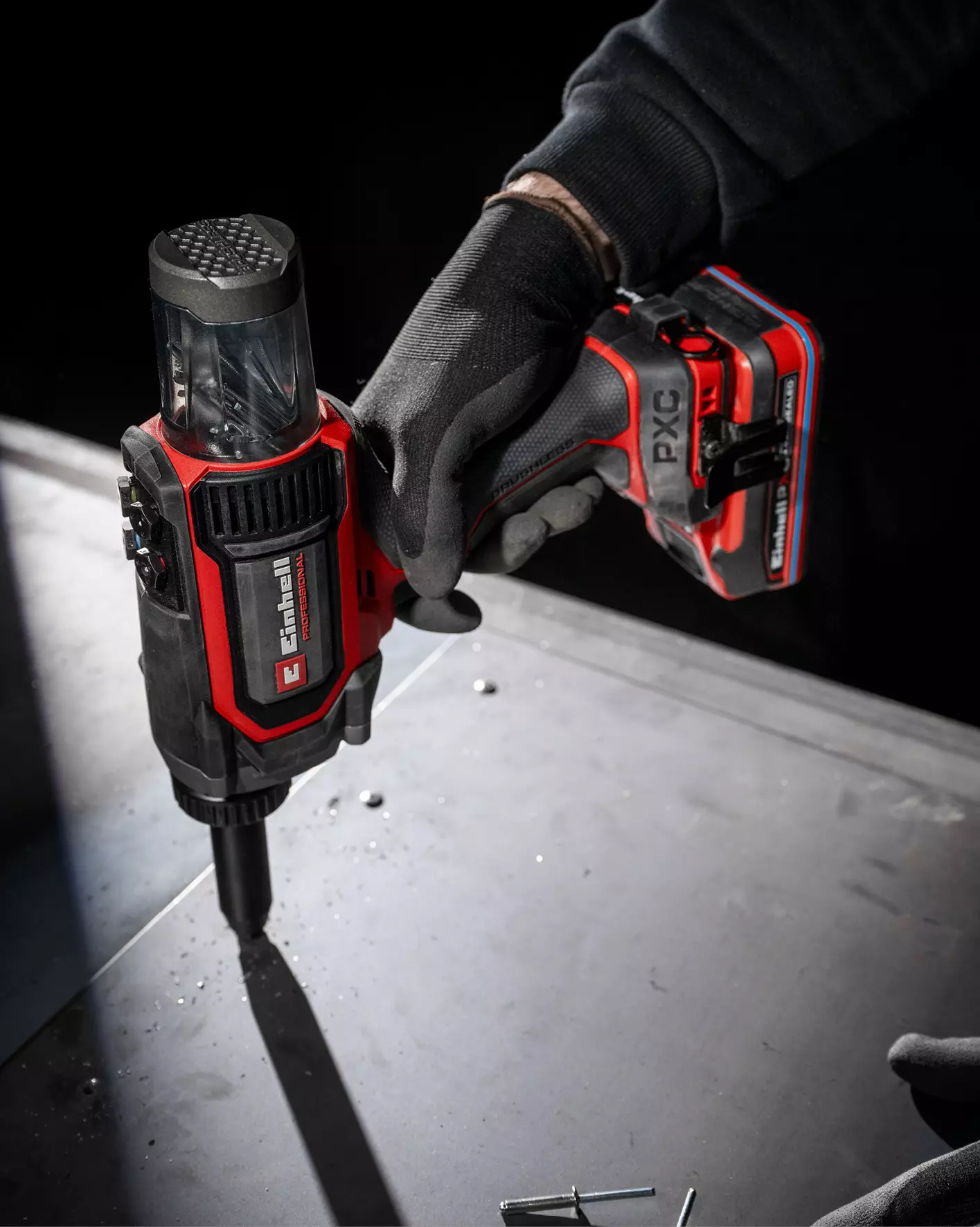einhell-professional-cordless-rivet-gun-4522400-example_usage-001
