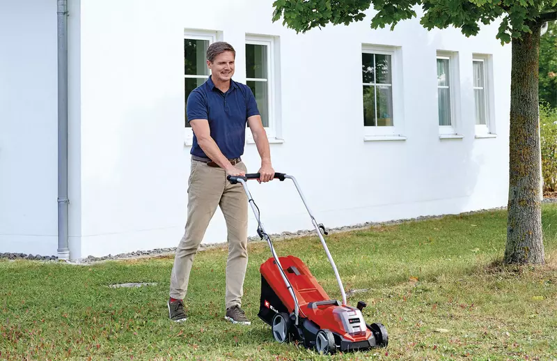 einhell-expert-cordless-lawn-mower-3413298-example_usage-001