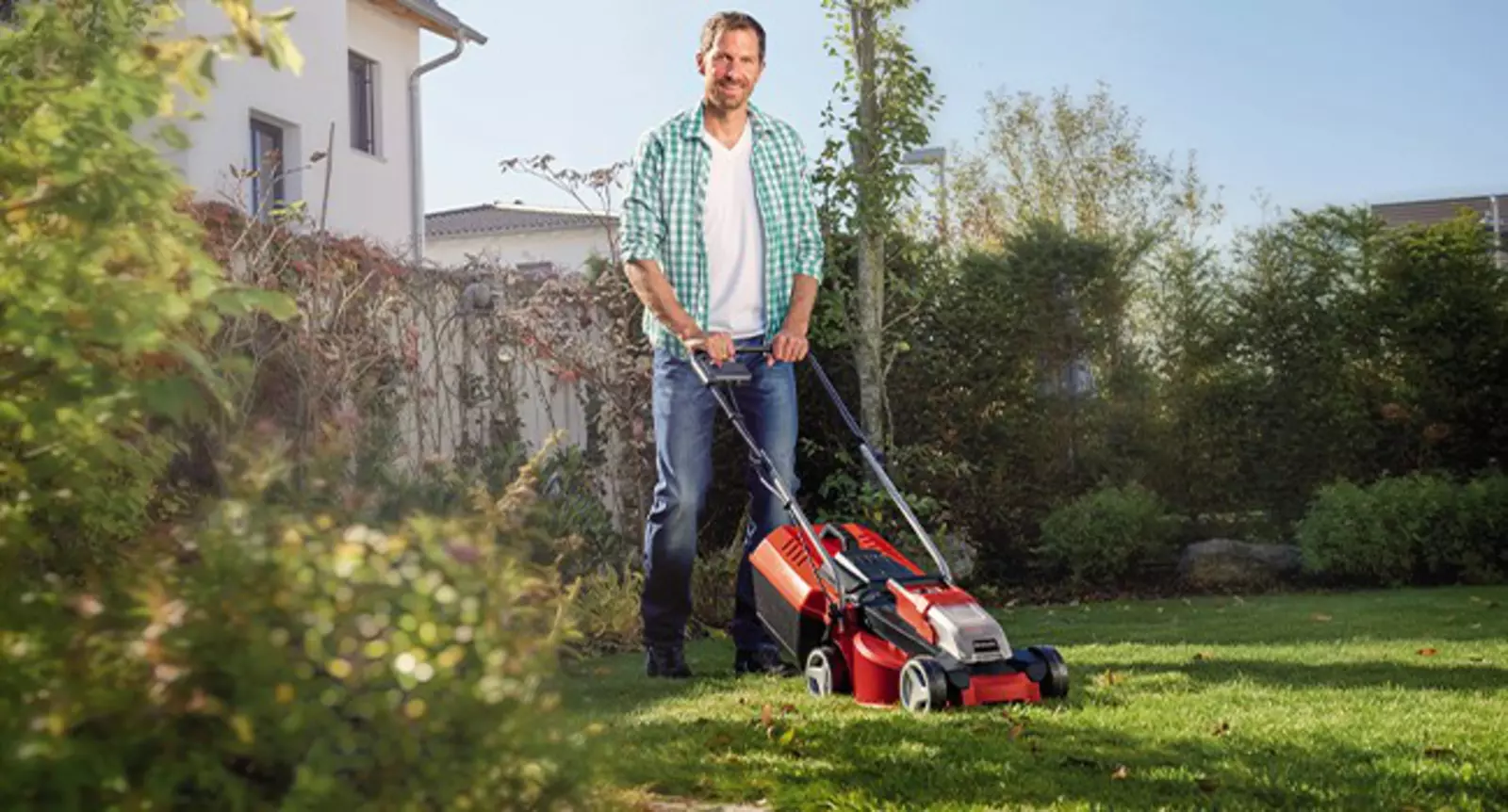 Einhell-cordless-lawn-mower-GE-CM-1830-Li