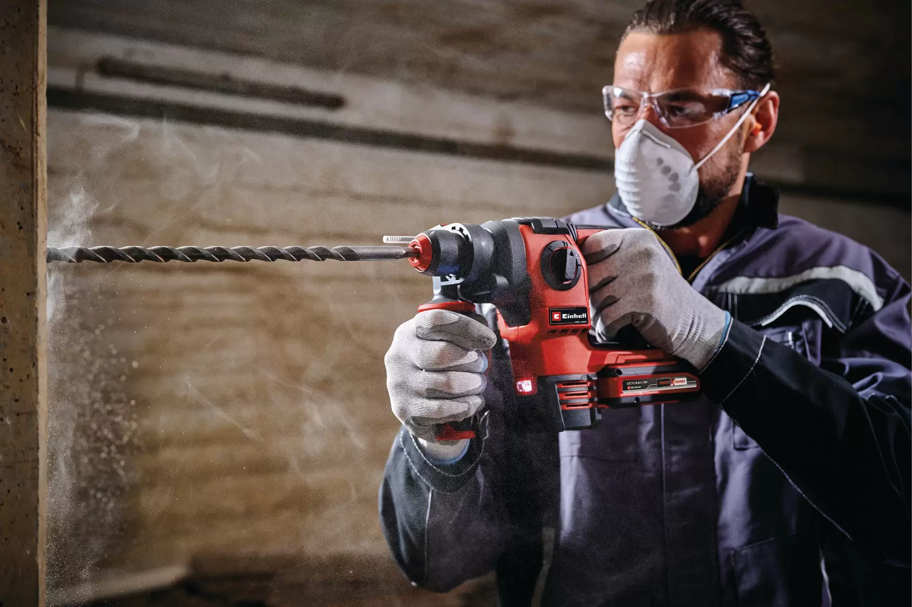 einhell-professional-cordless-rotary-hammer-4514275-example_usage-001