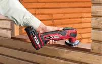 ozito-cordless-multifunctional-tool-3000042-example_usage-105