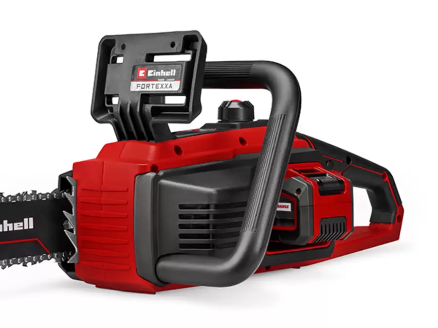 The Einhell cordless chainsaw FORTEXXA 18/30 with kickback protection, an instant chain brake and a chain catcher bolt.
