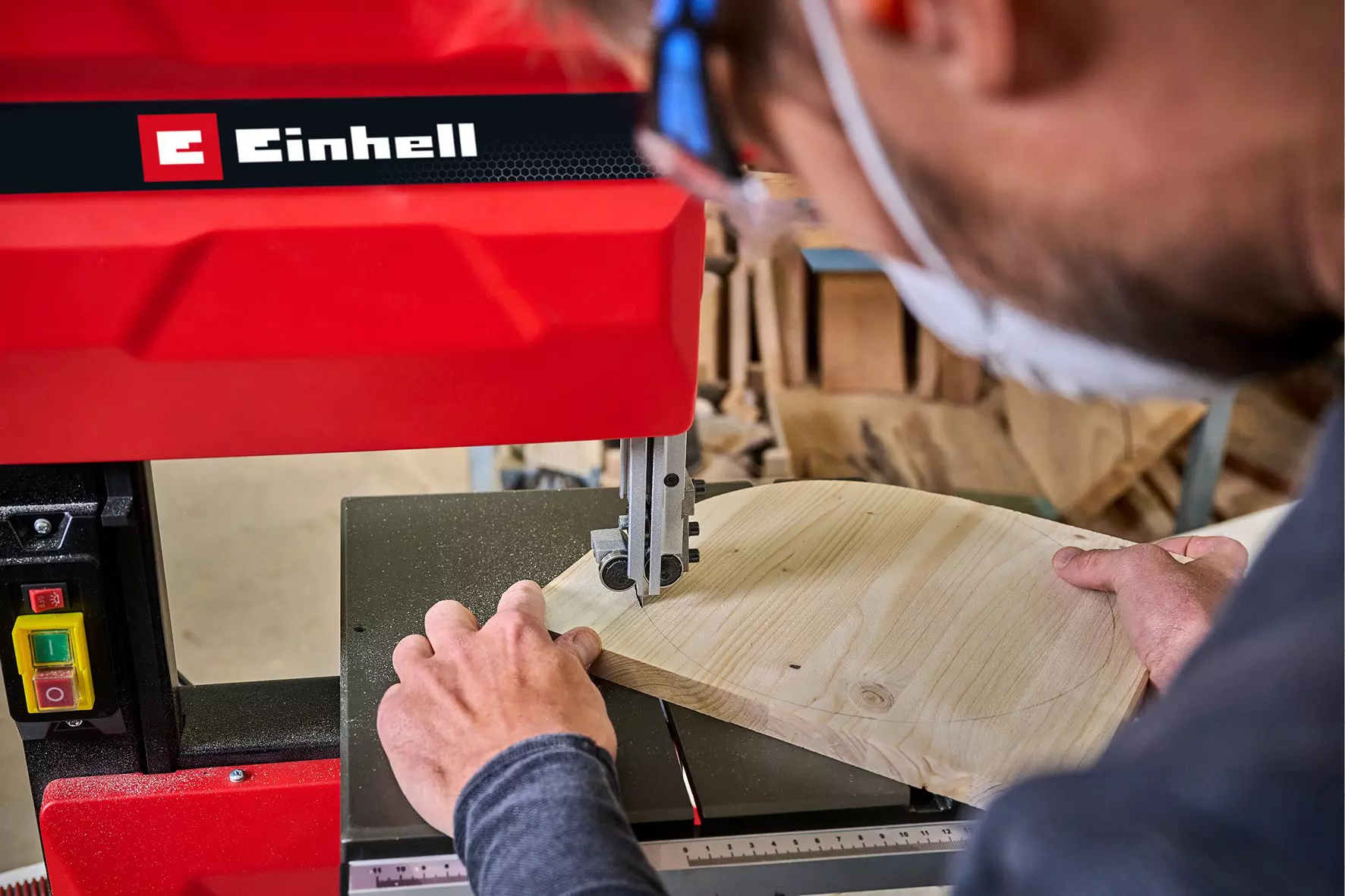 einhell-classic-band-saw-4308037-example_usage-001