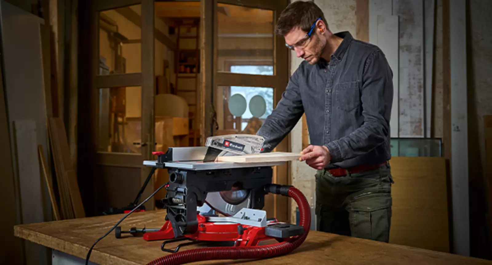 Easy and fast on the table circular saw