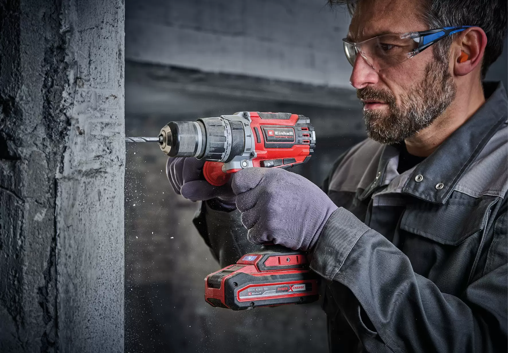 einhell-professional-cordless-impact-drill-4514319-example_usage-001