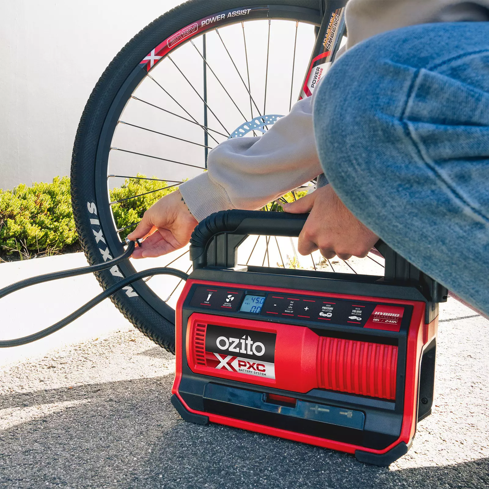 ozito-hybrid-compressor-3001228-example_usage-103