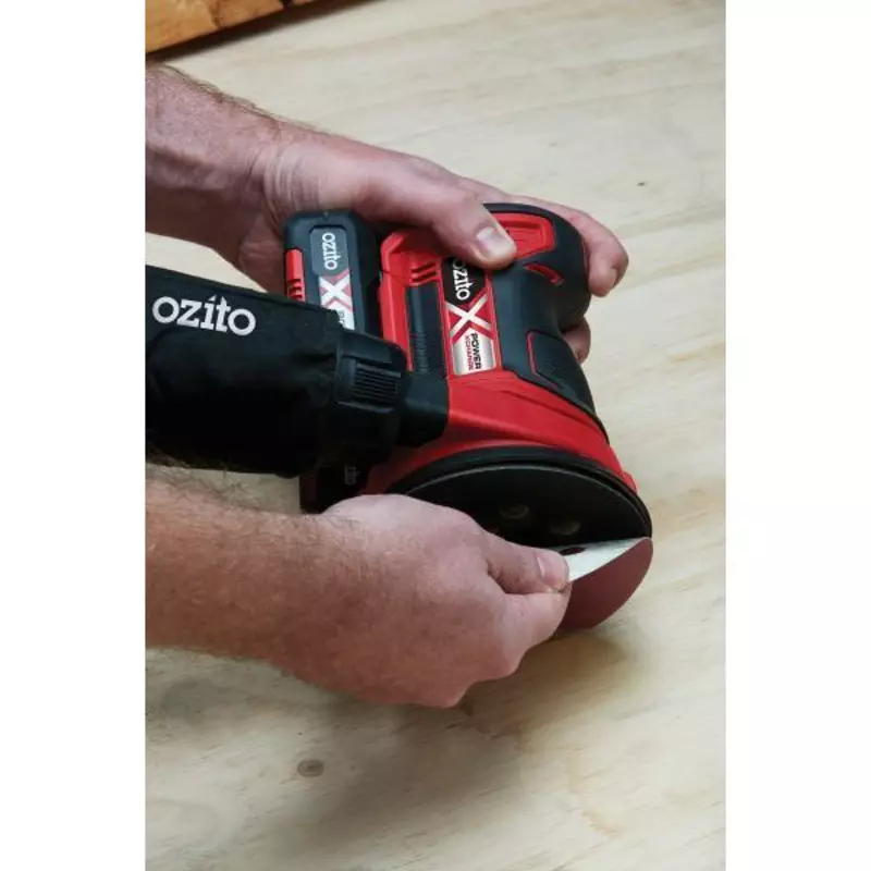 ozito-cordless-rotating-sander-3000043-example_usage-103