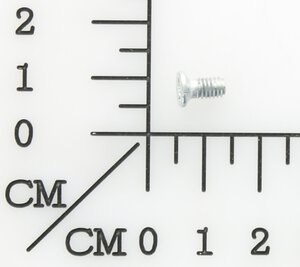 screw M4*8