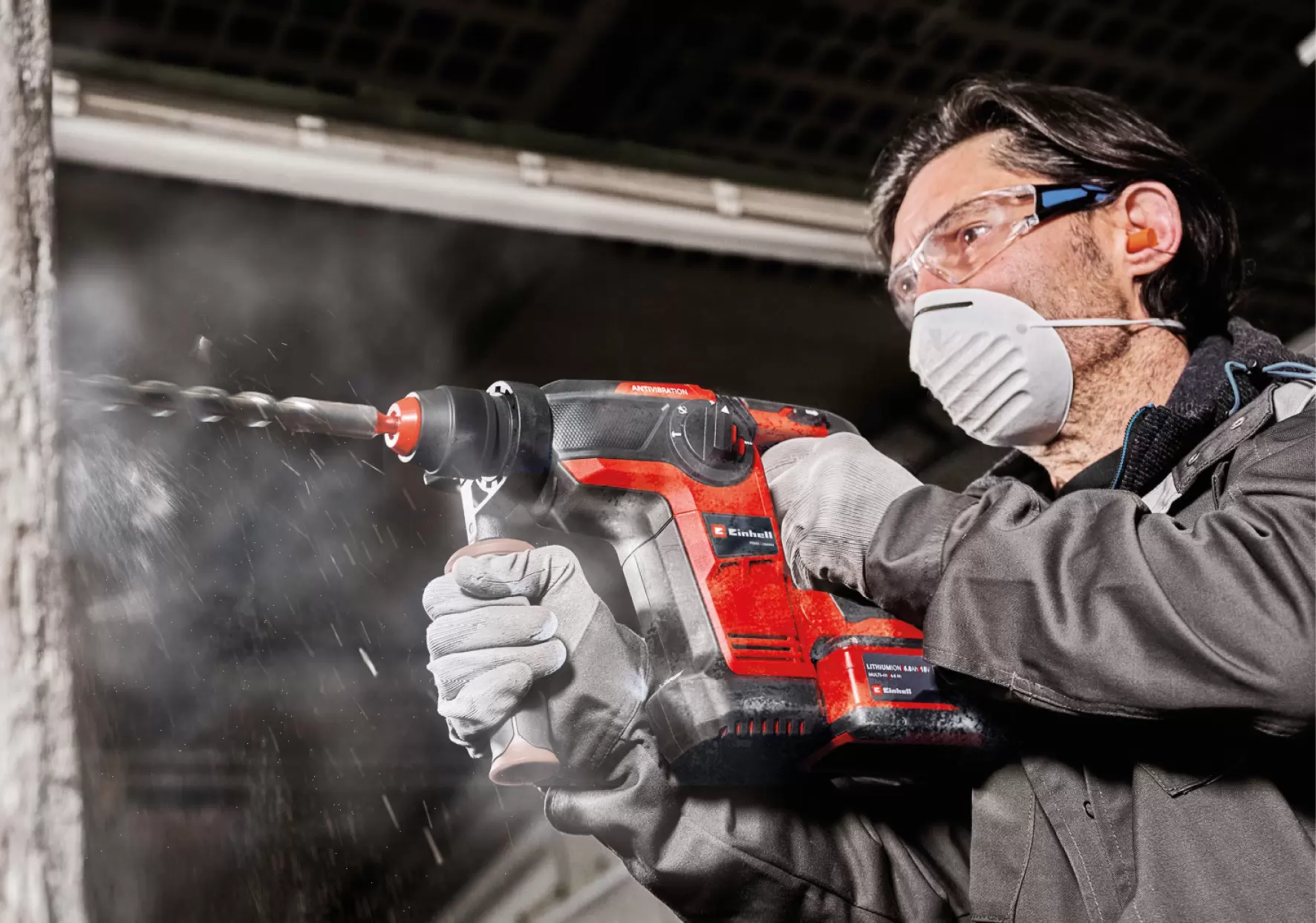 einhell-professional-cordless-rotary-hammer-4514256-example_usage-001