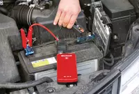 einhell-car-classic-jump-start-power-bank-1091520-example_usage-001