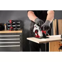 ozito-cordless-circular-saw-3000558-example_usage-103