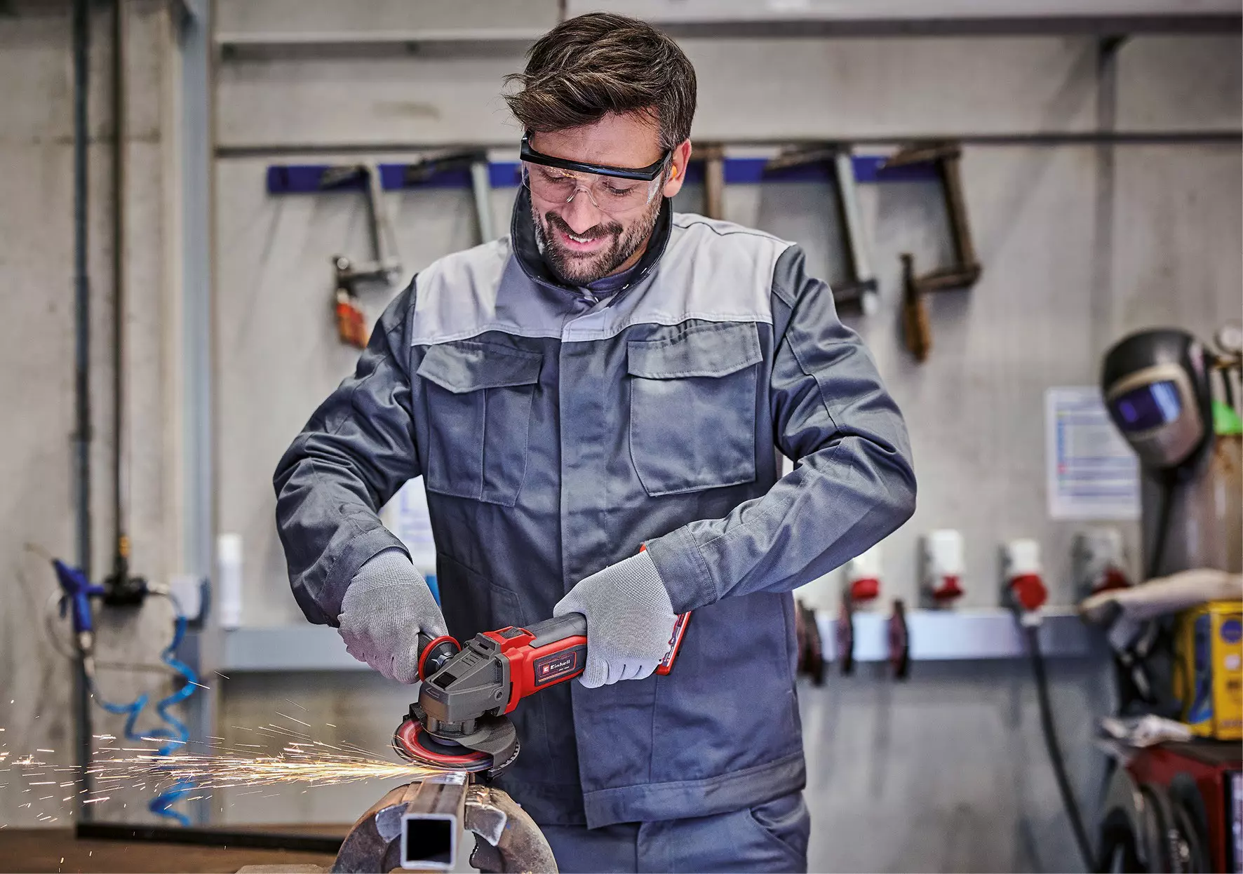 einhell-expert-cordless-angle-grinder-4431190-example_usage-001