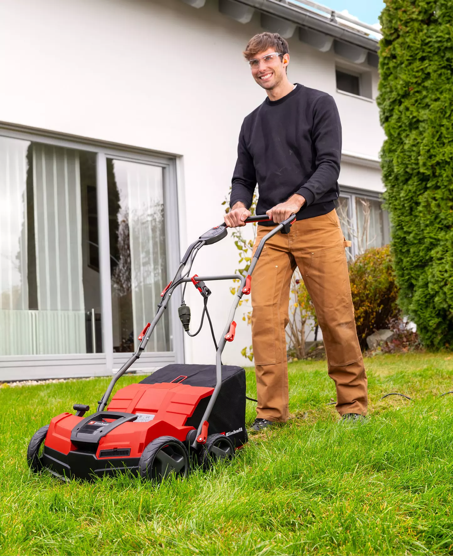 einhell-expert-electric-scarifier-lawn-aerat-3420590-example_usage-001