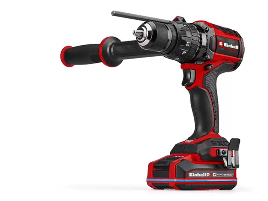 El taladro percutor inalámbrico Einhell TP-CD 18/130-K Li-i BL - Solo con empuñadura auxiliar sobre un fondo claro.