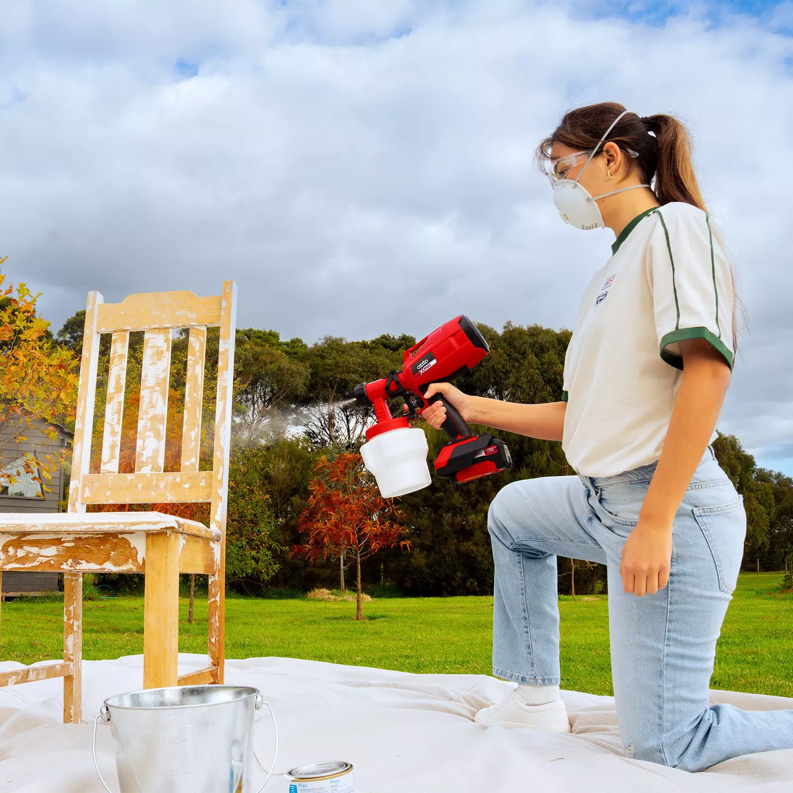 ozito-cordless-paint-spray-sys-spray-gun-3001281-example_usage-103