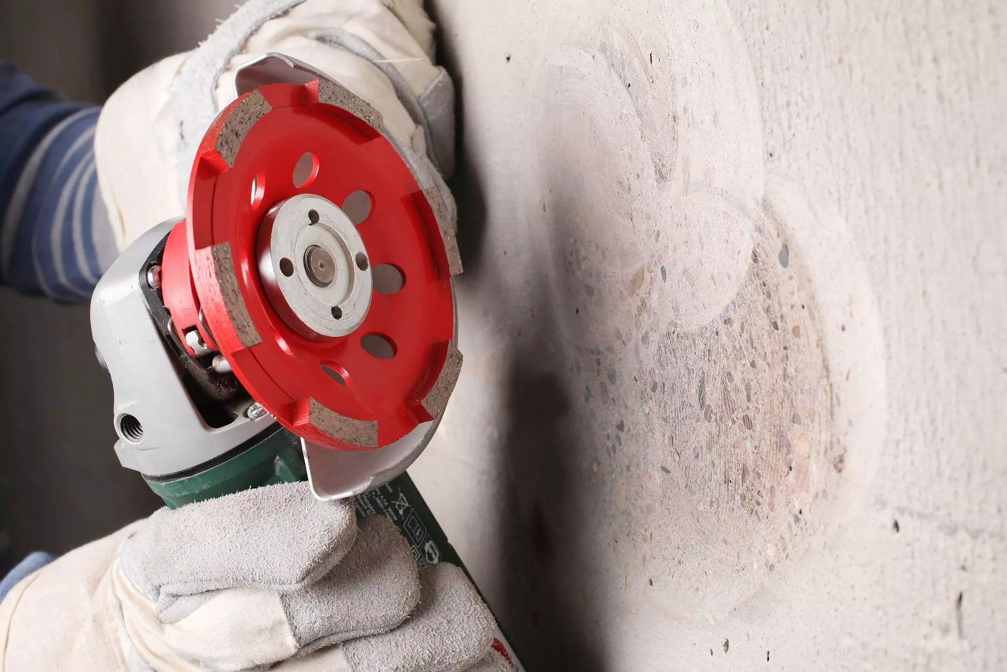 kwb-diy-sanding-paper-discs-49726240-example_usage-201