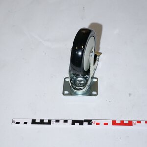 swivel wheel