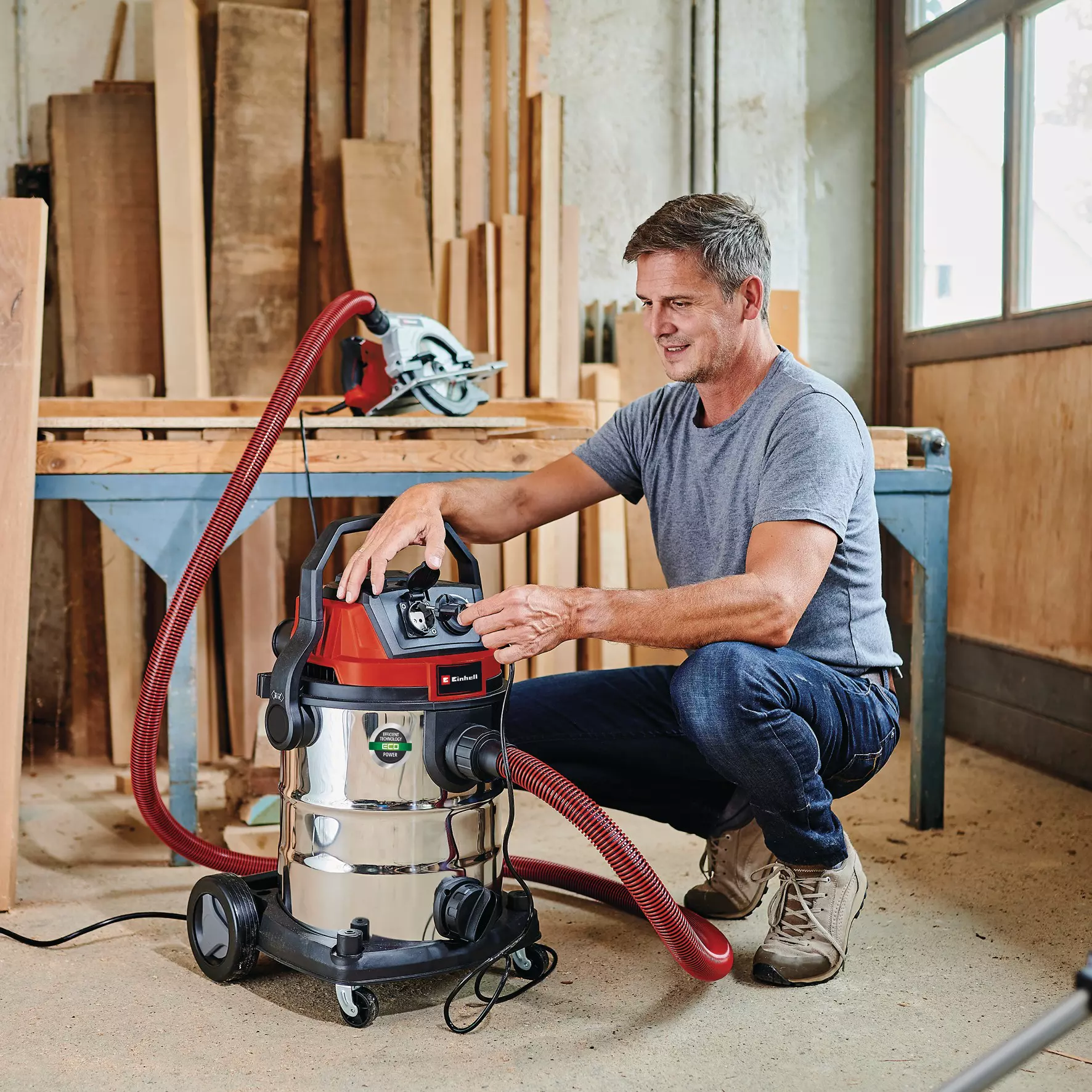 einhell-wet-dry-vacuum-cleaner-elect-2342462-example_usage-001