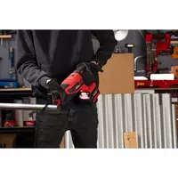 ozito-cordless-all-purpose-saw-3000650-example_usage-104