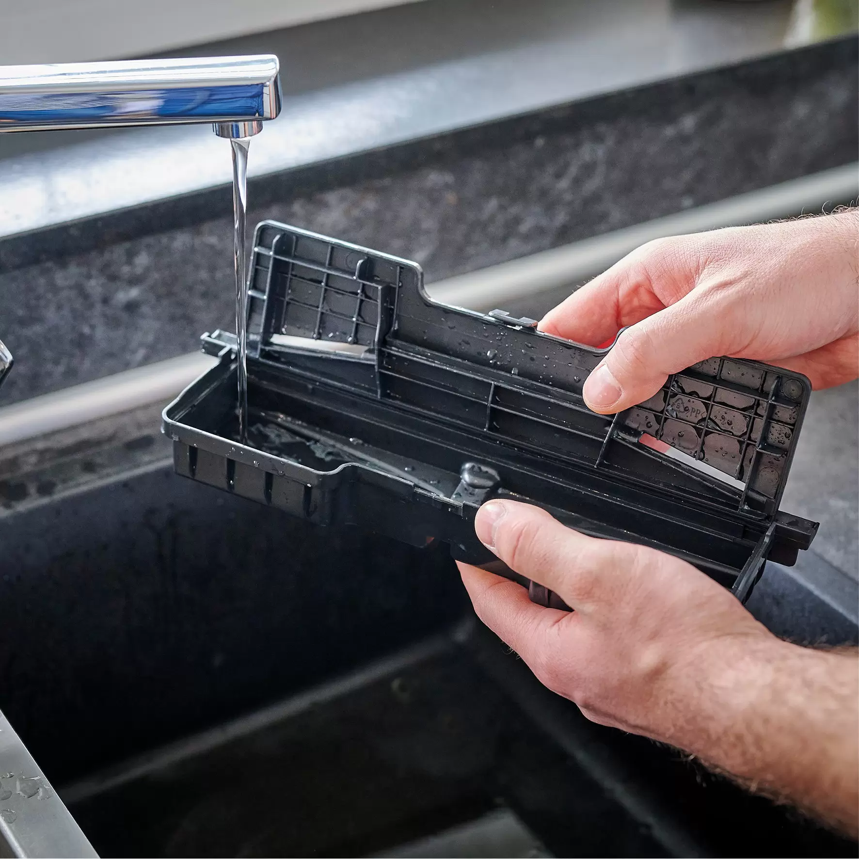 einhell-expert-cordless-hard-floor-cleaner-3437120-detail_image-002