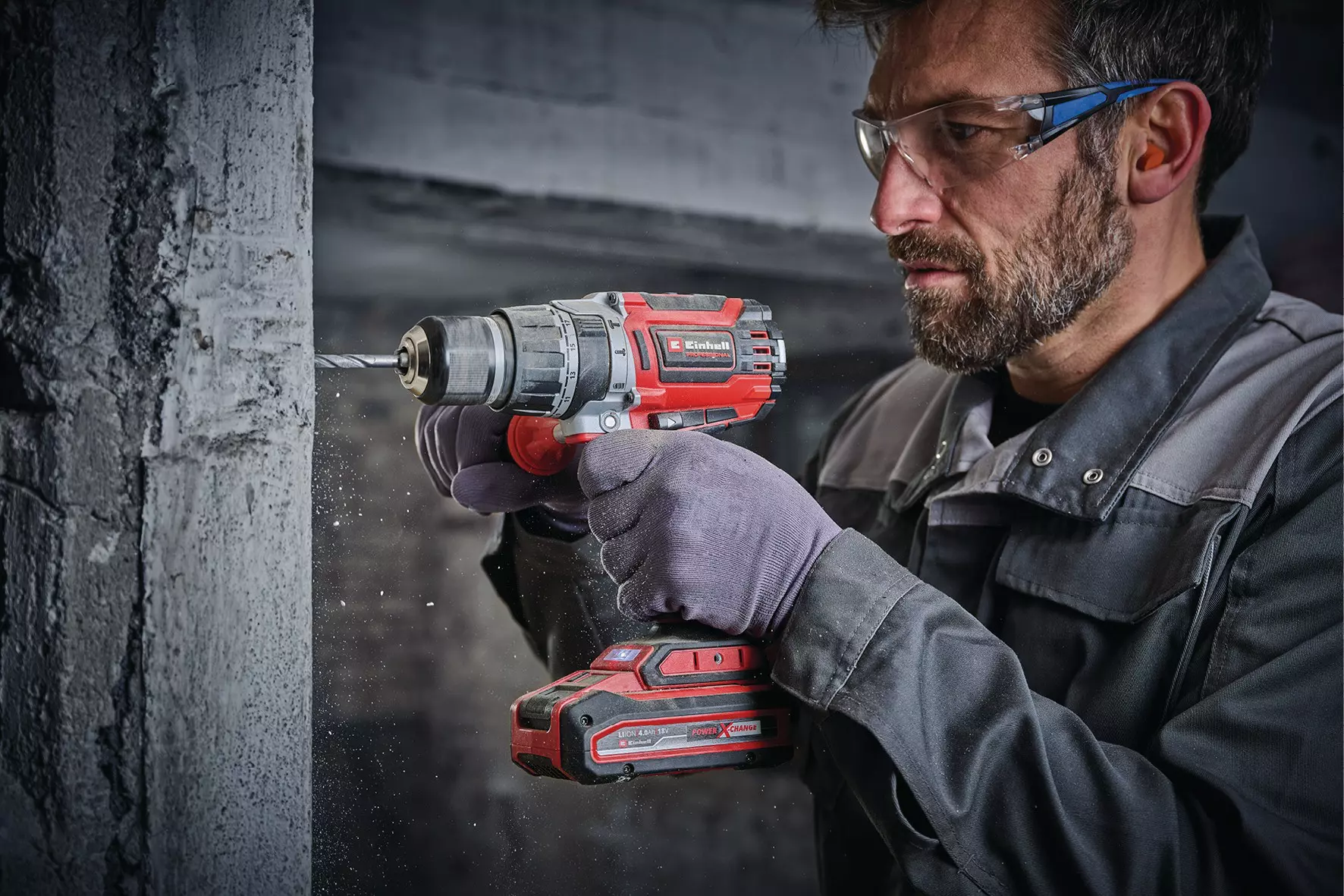 einhell-professional-cordless-impact-drill-4514316-example_usage-001