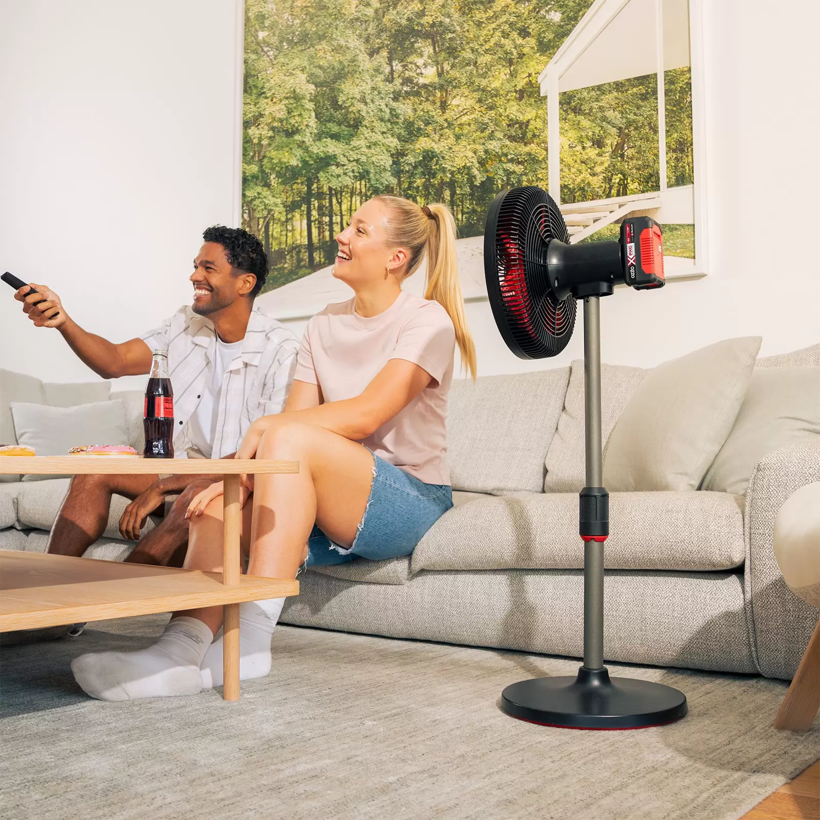 ozito-cordless-fan-3001439-example_usage-102