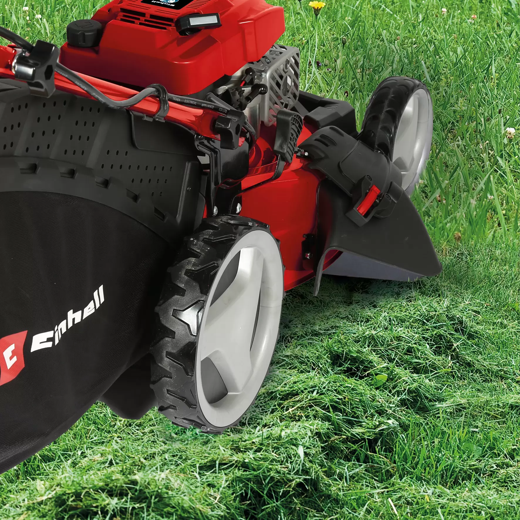 einhell-classic-petrol-lawn-mower-3404870-example_usage-001