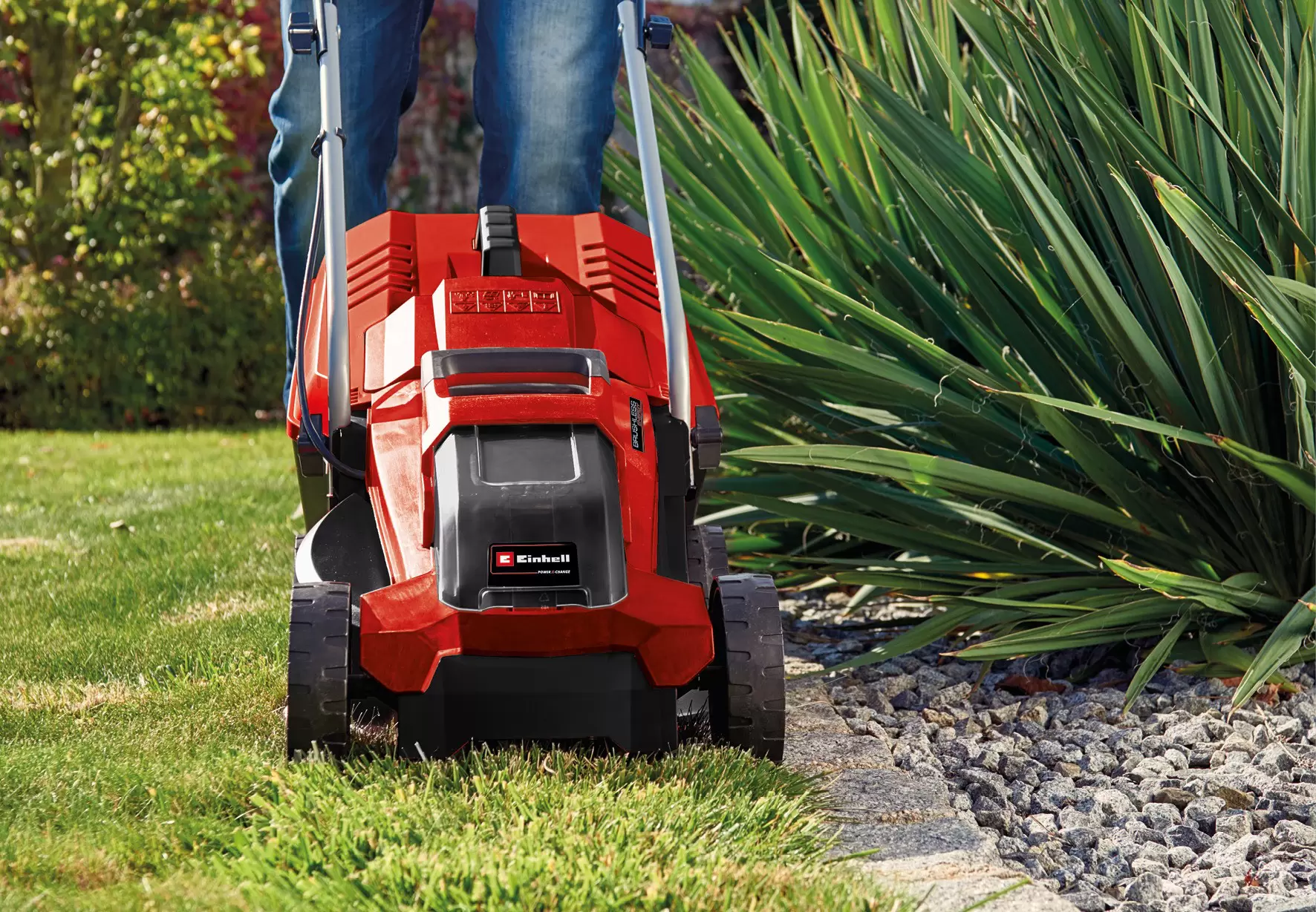 einhell-expert-cordless-lawn-mower-3413256-example_usage-001