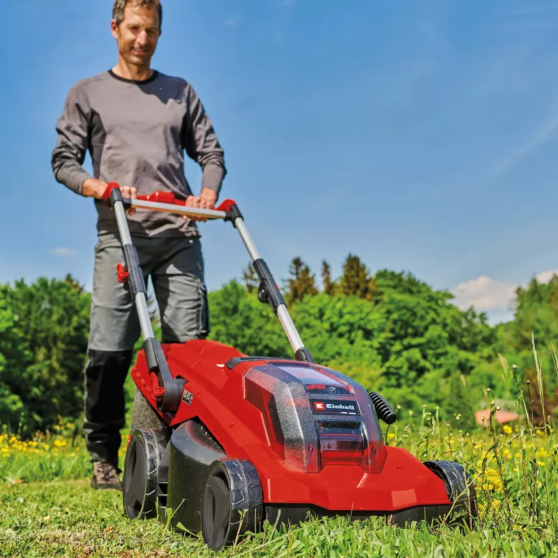 einhell-professional-cordless-lawn-mower-3413276-example_usage-001